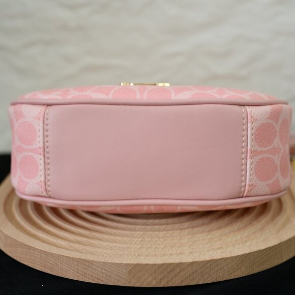 Coach Crescent Moon Bag Sakura Pink - Picture 2 of 8